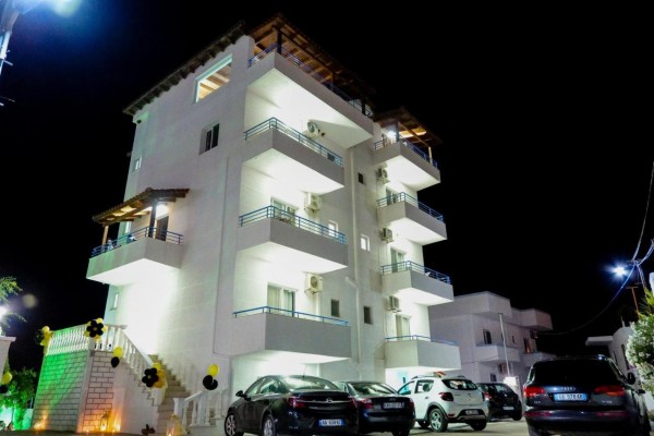 Atlantis Hotel &amp; Apartments