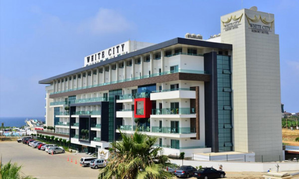 Hotel White City Resort