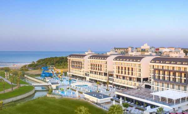 Diamond Deluxe Hotel &amp; Spa