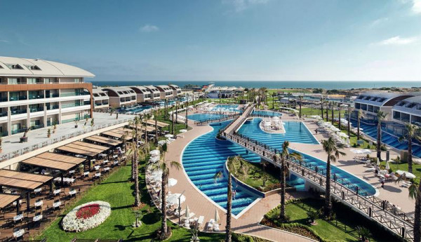 Jacaranda Luxury Resort