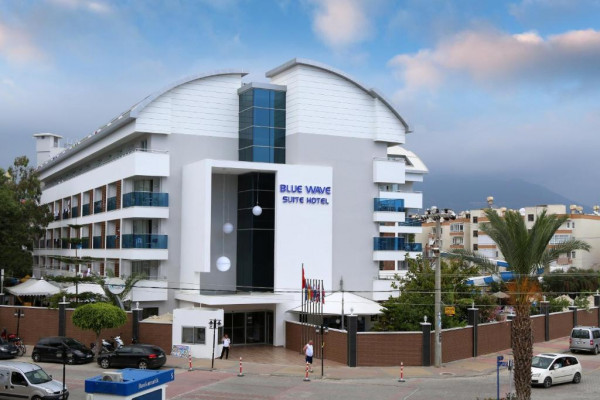 Blue Wave Suite Hotel