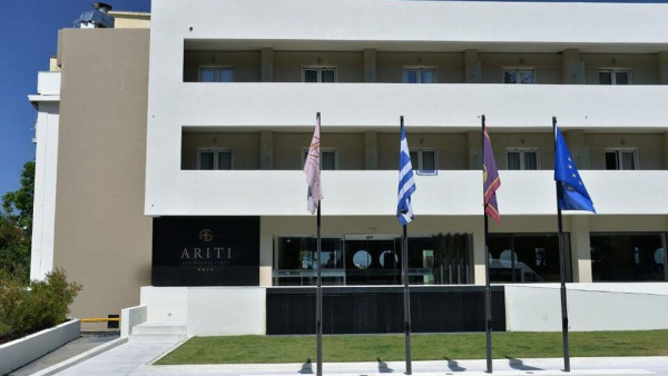 Hotel Ariti Grand