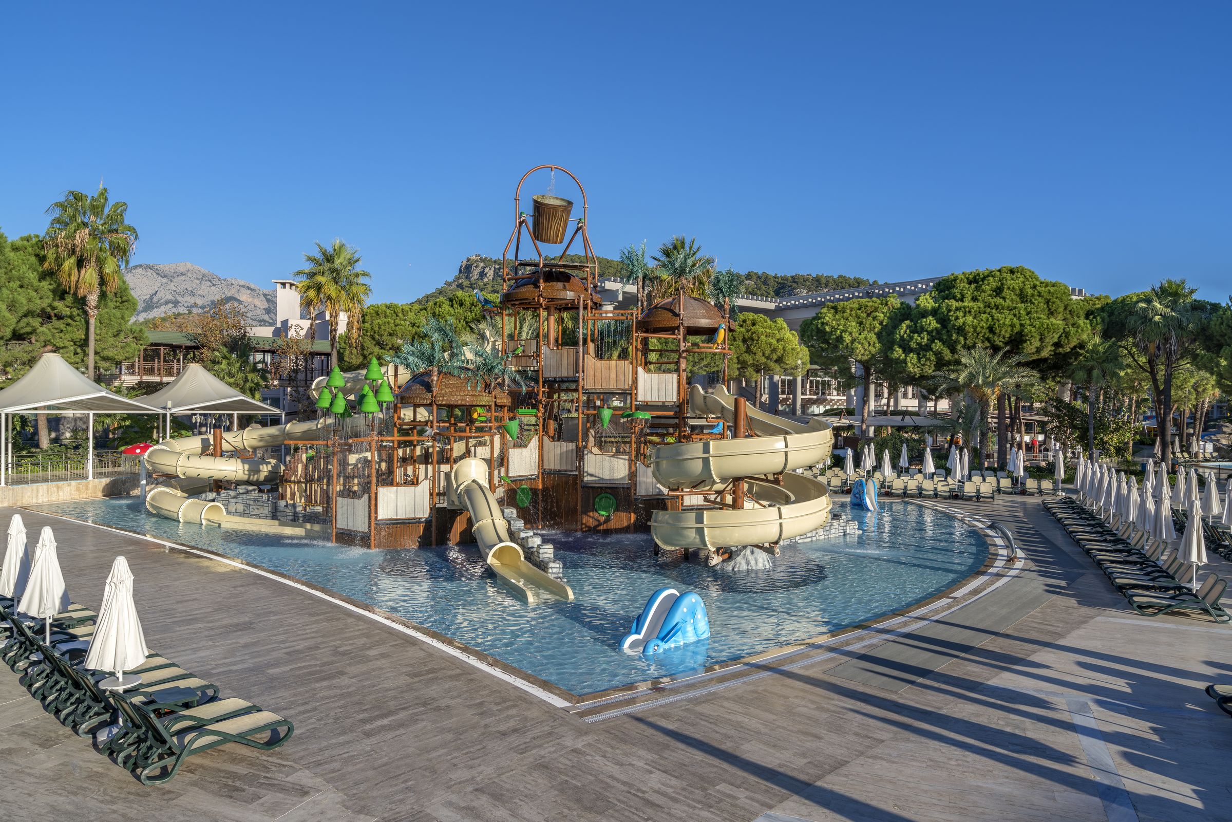 Dobedan World Palace (Ex Alva Donna)