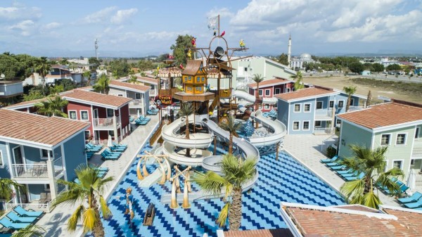 Hotel Crystal Club World of Colours