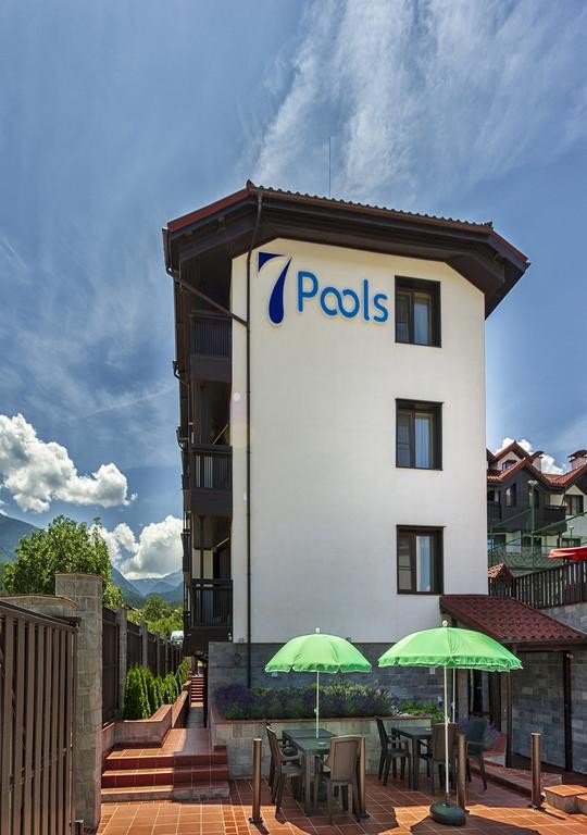 7 Pools Hotel &amp; Spa